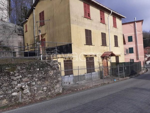 appartamento in vendita a Torriglia in zona Donetta