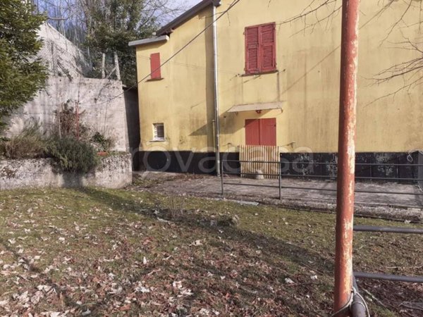 appartamento in vendita a Torriglia in zona Donetta