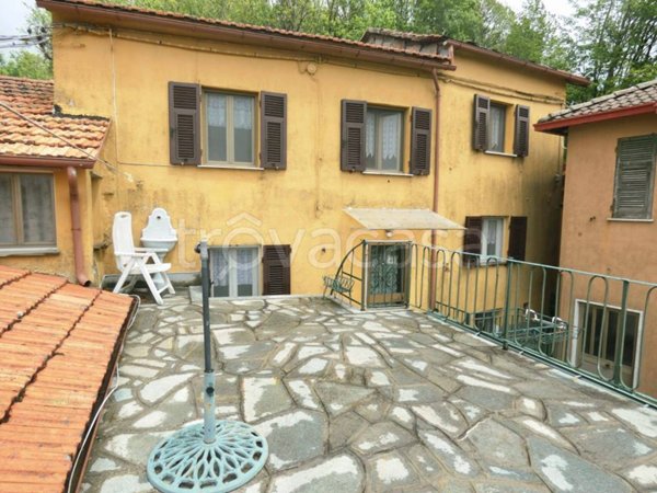 casa indipendente in vendita a Torriglia