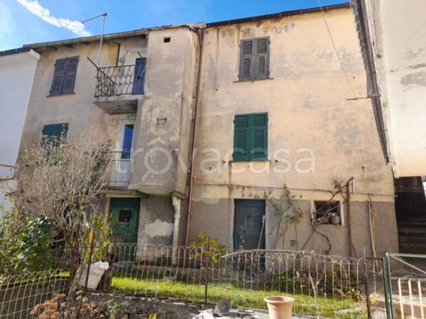 casa indipendente in vendita a Torriglia in zona Donetta