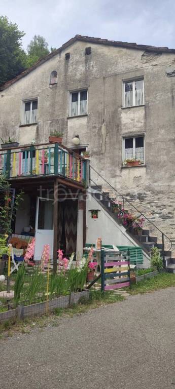 casa indipendente in vendita a Torriglia in zona Costafontana