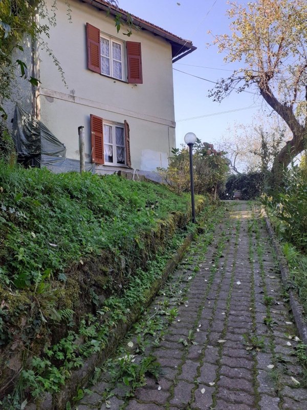 casa indipendente in vendita a Torriglia in zona Cavorsi