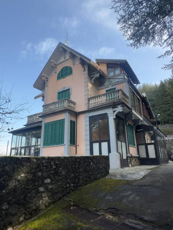casa indipendente in vendita a Torriglia