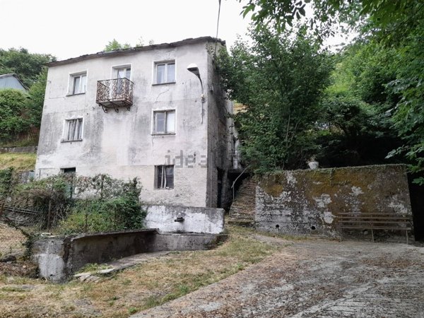 appartamento in vendita a Torriglia in zona Cavorsi