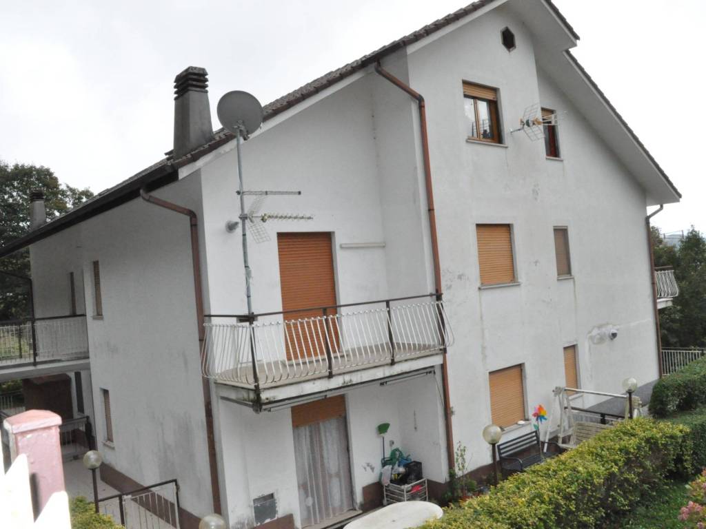 appartamento in vendita a Torriglia in zona Donetta
