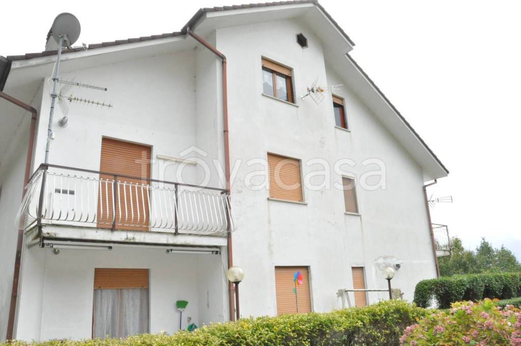 appartamento in vendita a Torriglia in zona Donetta