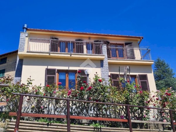 casa indipendente in vendita a Torriglia in zona Donetta
