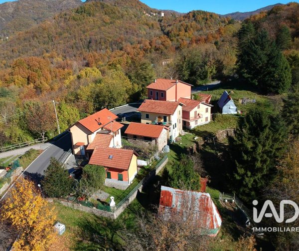 casa indipendente in vendita a Torriglia in zona Laccio