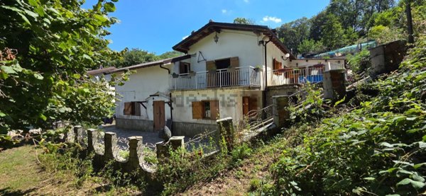 casa indipendente in vendita a Torriglia in zona Cavorsi