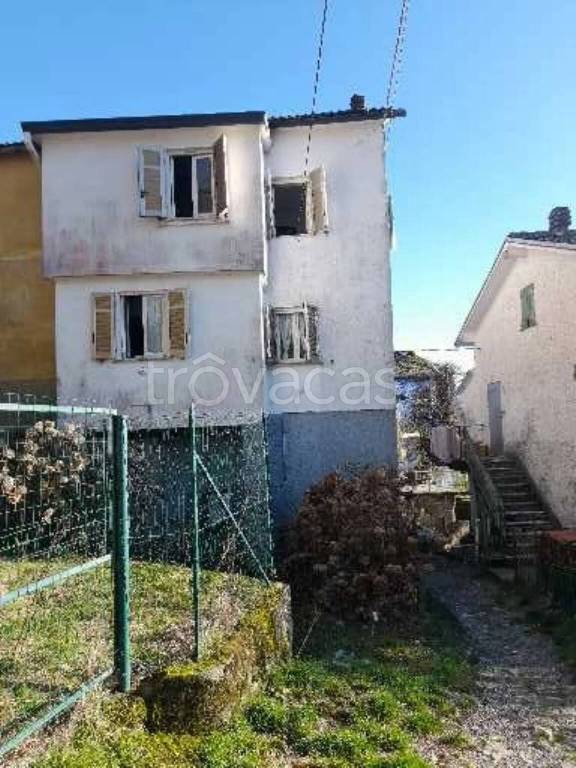 casa indipendente in vendita a Torriglia in zona Donderi