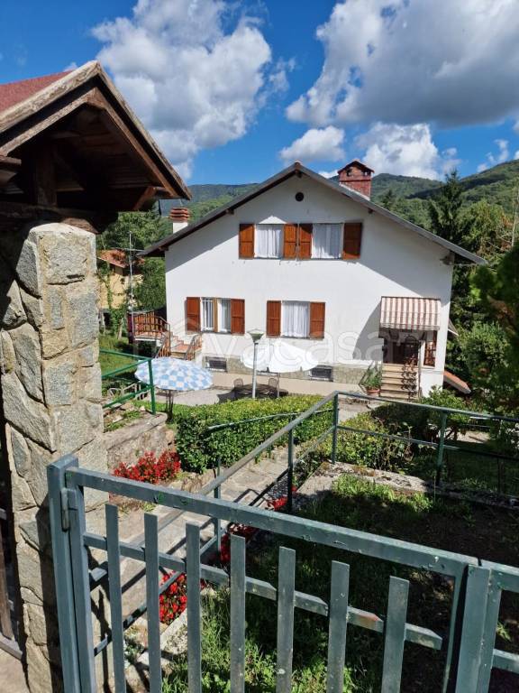 casa indipendente in vendita a Torriglia
