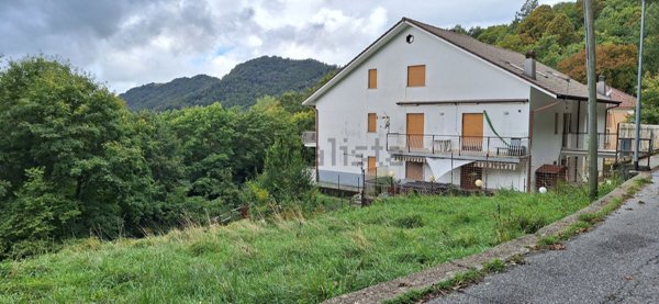 appartamento in vendita a Torriglia in zona Bavastri