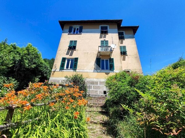 esavano in vendita a Torriglia in zona Marzano