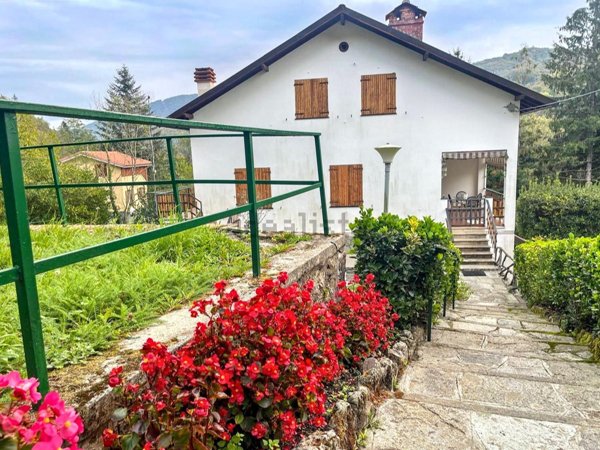 casa indipendente in vendita a Torriglia