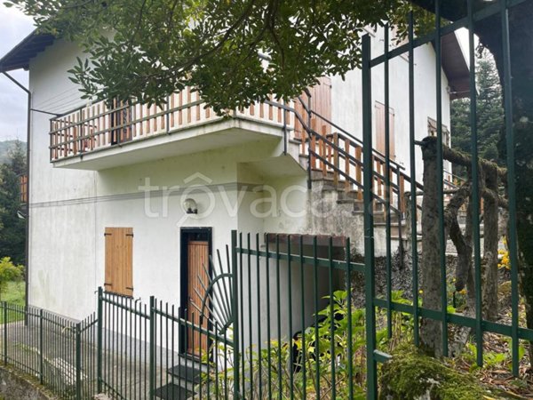 casa indipendente in vendita a Torriglia