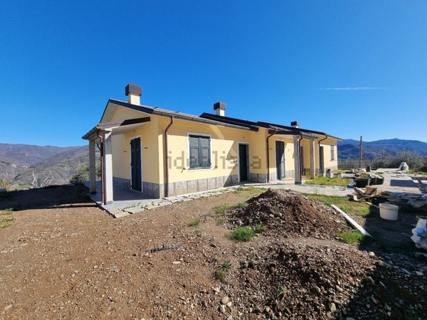 casa indipendente in vendita a Tribogna