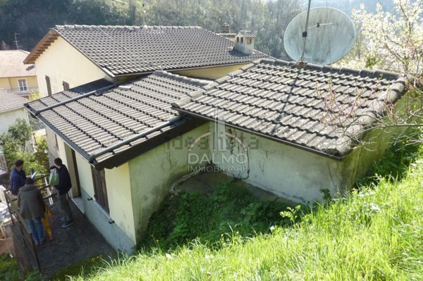 casa indipendente in vendita a Tribogna in zona Bassi