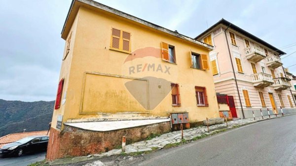 casa indipendente in vendita ad Uscio