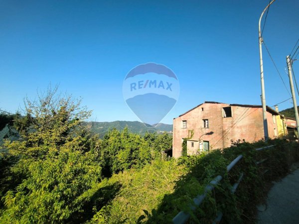 casa indipendente in vendita ad Uscio