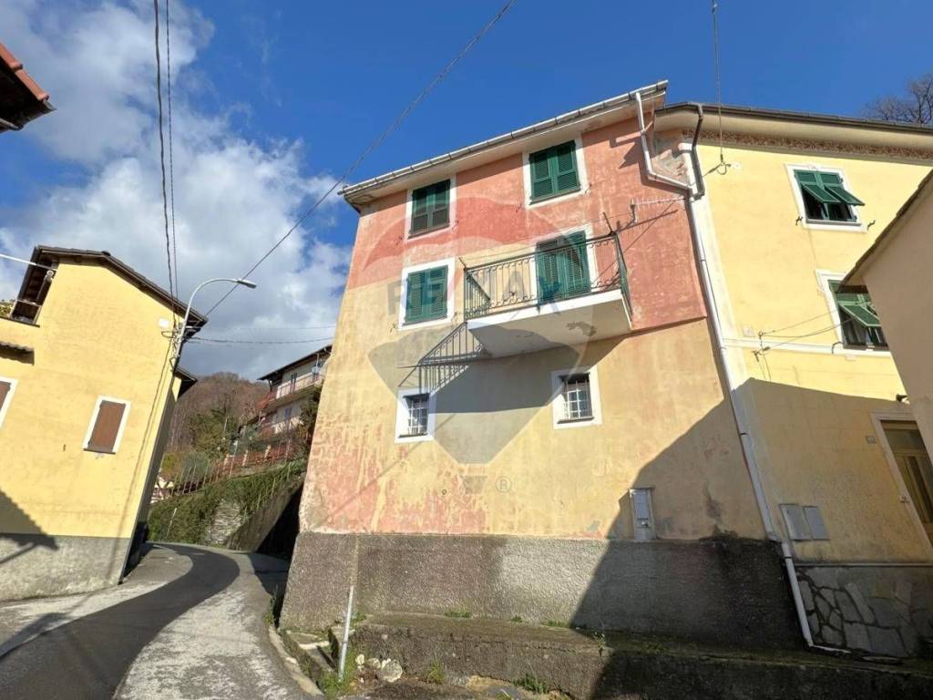 casa indipendente in vendita ad Uscio