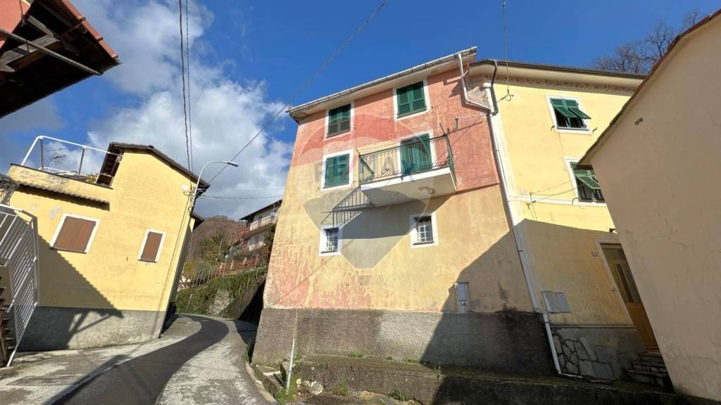 casa indipendente in vendita ad Uscio