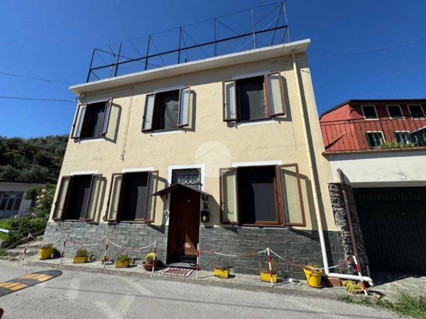 casa indipendente in vendita ad Uscio