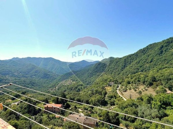 appartamento in vendita ad Uscio in zona Calcinara