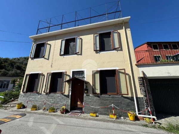 casa indipendente in vendita ad Uscio