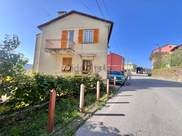 casa indipendente in vendita ad Uscio