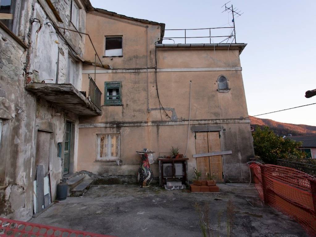 casa indipendente in vendita ad Uscio