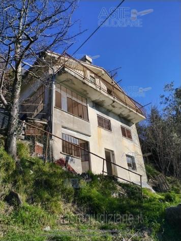 casa indipendente in vendita ad Uscio