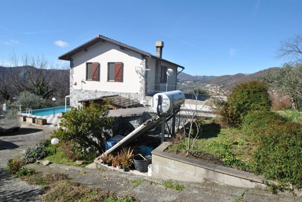 casa indipendente in vendita ad Uscio