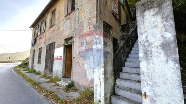 casa indipendente in vendita ad Uscio