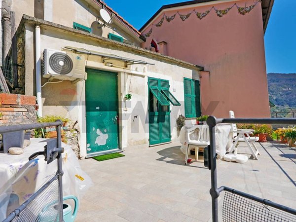 casa semindipendente in vendita ad Uscio in zona Terrile