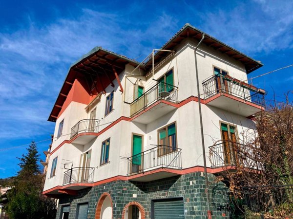 casa indipendente in vendita ad Uscio