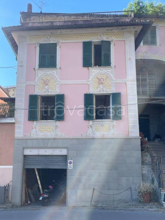 casa indipendente in vendita ad Uscio