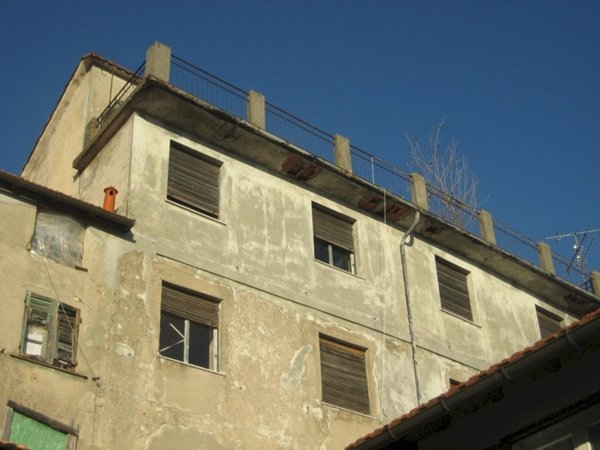appartamento in vendita a Valbrevenna in zona Clavarezza