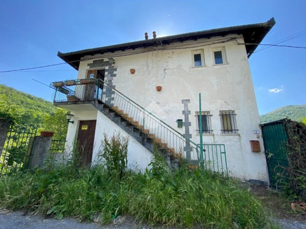 appartamento in vendita a Valbrevenna