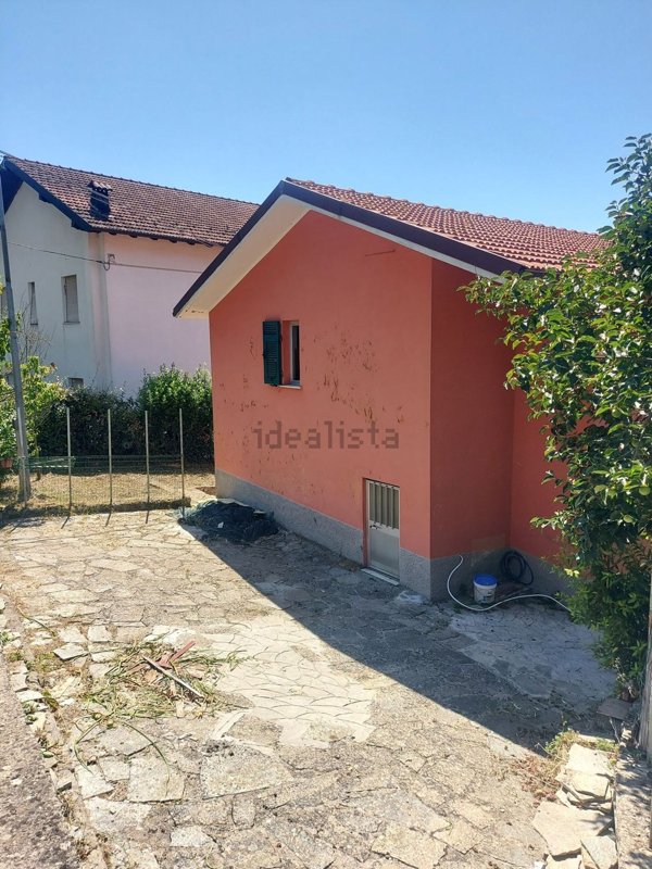 casa indipendente in vendita a Valbrevenna