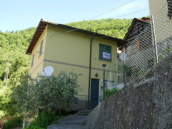 appartamento in vendita a Valbrevenna