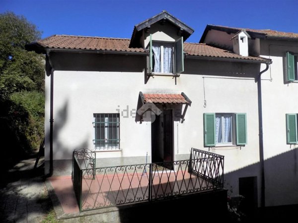 casa indipendente in vendita a Valbrevenna in zona Frassinello