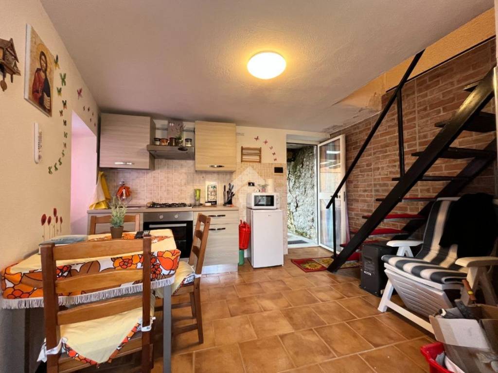 casa indipendente in vendita a Valbrevenna