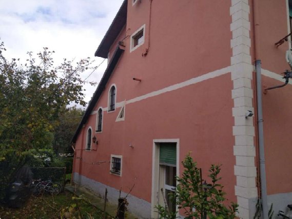 appartamento in vendita a Valbrevenna