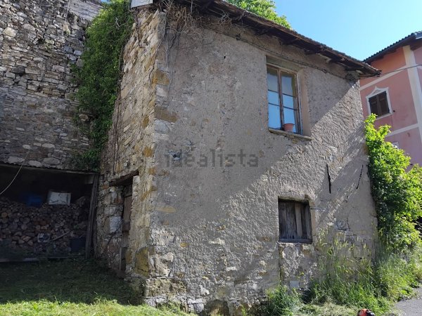 quadrivano in vendita a Valbrevenna