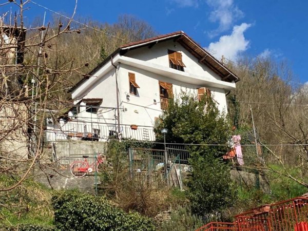 casa indipendente in vendita a Valbrevenna in zona Frassinello