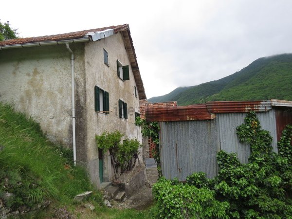 appartamento in vendita a Valbrevenna