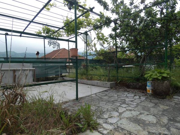 casa indipendente in vendita a Valbrevenna in zona Frassinello