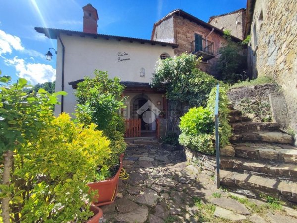 casa indipendente in vendita a Valbrevenna