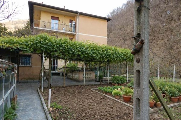 appartamento in vendita a Valbrevenna