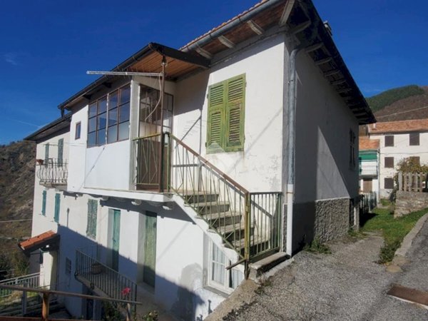 casa semindipendente in vendita a Vobbia in zona Vallenzona